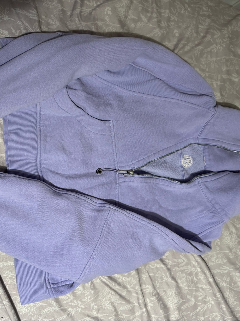 Lulumelon crop sweater